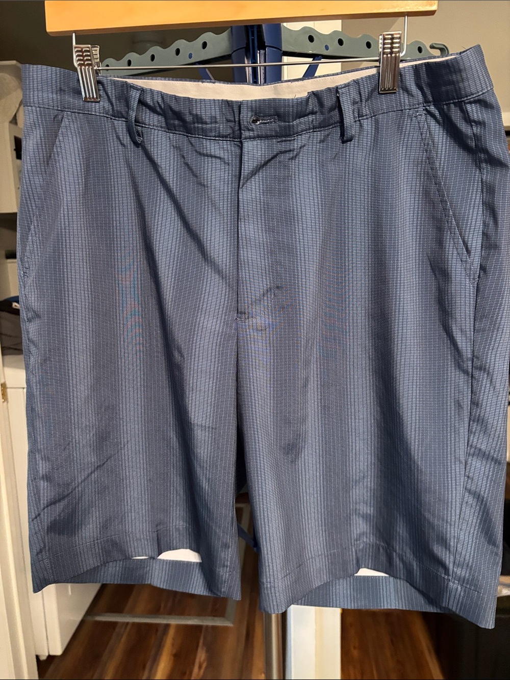 Greg Norman Men's Blue Pinstripe Performance Shorts